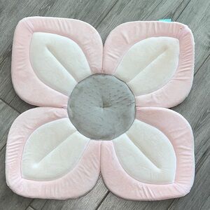 Pink and Gray Flower Bath Mat